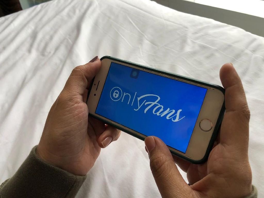 Ditegur gegara Berbaju Kelewat Seksi, Bintang Onlyfans Ngaku Jijik Ditegur gegara Berbaju Kelewat Seksi, Bintang Onlyfans Ngaku Jijik