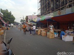 Suara Pedagang Pasar Pagi Jakbar Selama PPKM Level 4