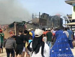 Penginapan di Pantai Santolo Garut Dilalap Api