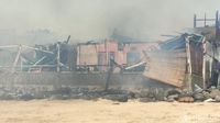 Puluhan Kamar Penginapan di Pantai Santolo Garut Terbakar