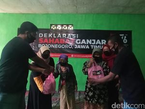 Sahabat Ganjar Bojonegoro Dideklarasikan, Usai Deklarasi Bagi-bagi Sembako