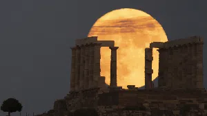 Penampakan Blue Moon di Berbagai Negara
