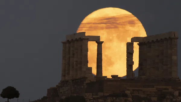 Penampakan Blue Moon di Berbagai Negara