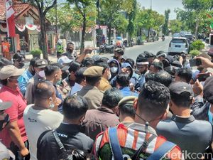 Gegara Suruh Kades Curi Sapi Warga Tak Mau Vaksin, Camat Ini Mengundurkan Diri Gegara Suruh Kades Curi Sapi Warga Tak Mau Vaksin, Camat Ini Mengundurkan Diri