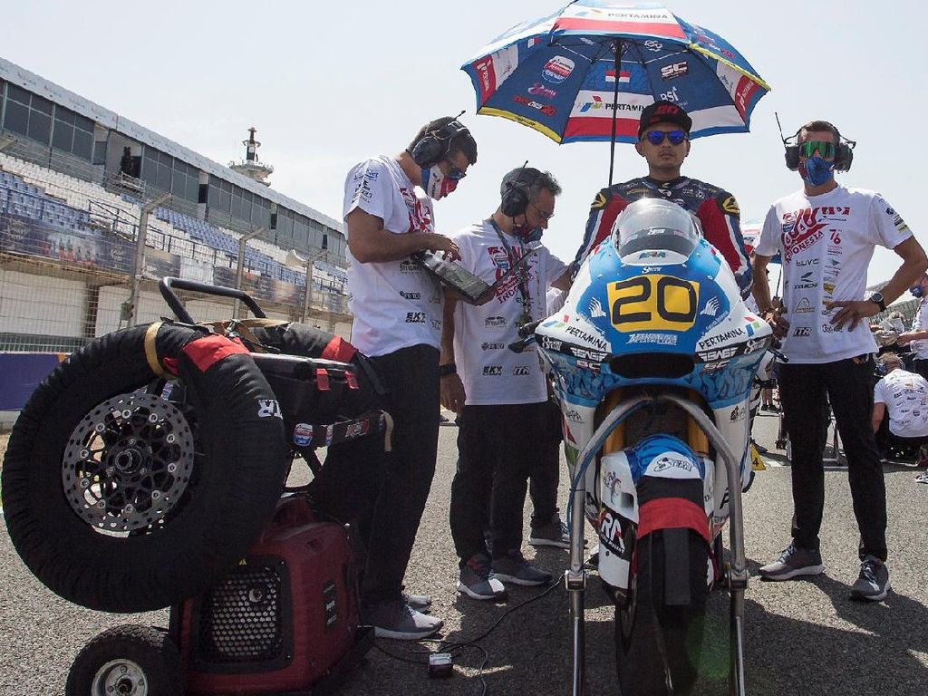 Dimas Ekky Raih Poin di Jerez, Atribut Kemerdekaan RI Warnai CEV Moto2