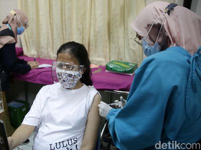 Ekspresi Para Ibu Hamil Saat Disuntik Vaksin Pfizer