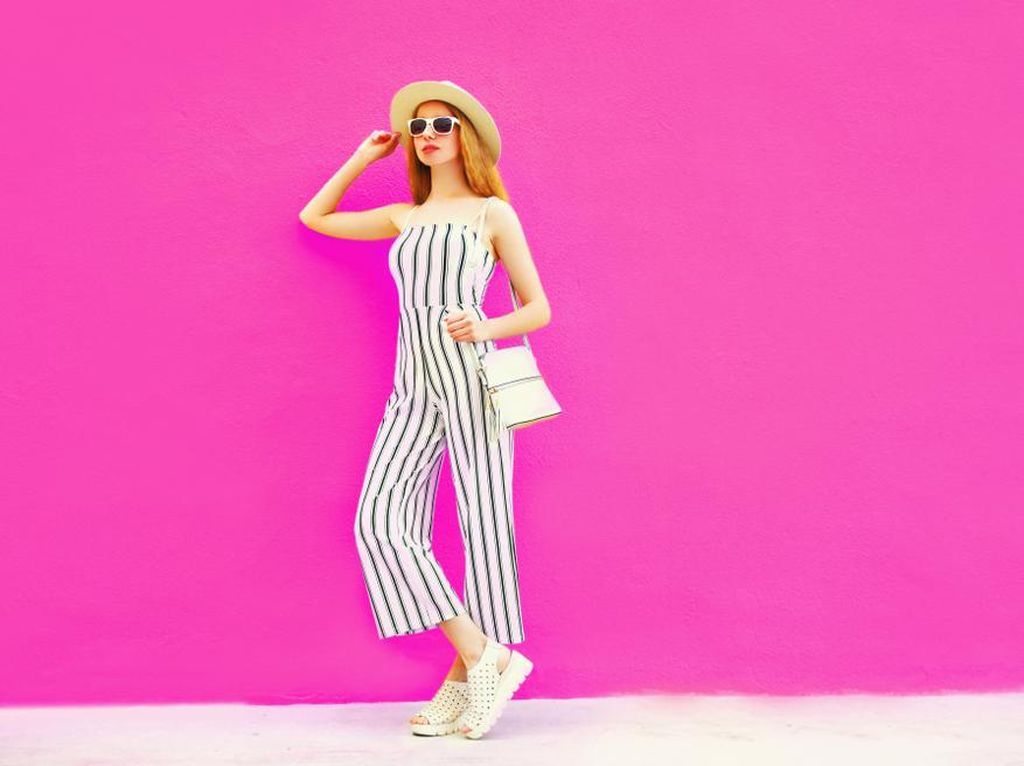 Dear Ladies, Ini 6 Tips Fashion biar Kamu Terlihat Tinggi Tanpa Heels