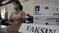 Gencar Vaksinasi Kelompok Rentan, Transgender-Lansia Divaksin Corona