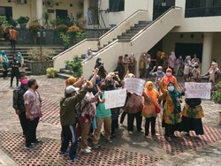 Puluhan Guru Honorer di Cilegon Mengadu ke DRPD Minta Naik Status