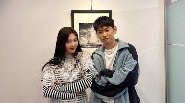 Joy Red Velvet dikabarkan tengah berpacaran dengan penyanyi solo Crush!