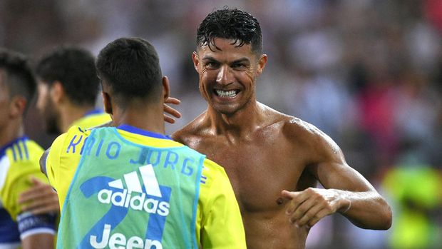UDINE, ITALY - AUGUST 22: Cristiano Ronaldo of Juventus celebrates after scoring his team's third goal before the referee disallowed it during the Serie A match between Udinese Calcio v Juventus at Dacia Arena on August 22, 2021 in Udine, Italy. (Photo by Alessandro Sabattini/Getty Images)