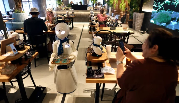 Kafe Robot yang Bisa Pekerjakan Penyandang Disabilitas
