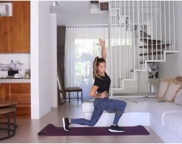 Lakukan lunge olahraga ala Jennifer Bachdim