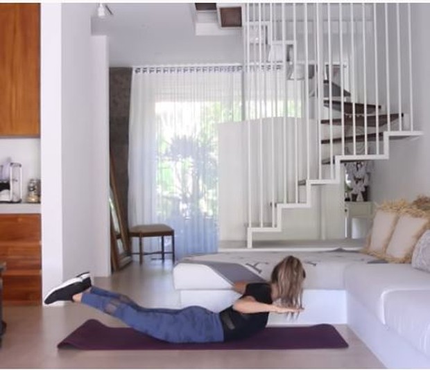 Lakukan superman pull olahraga ala Jennifer Bachdim