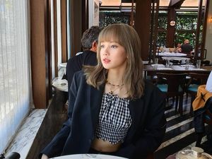 Lisa BLACKPINK Debut Solo, Intip Gaya Kerennya Saat Makan Es Krim Lisa BLACKPINK Debut Solo, Intip Gaya Kerennya Saat Makan Es Krim