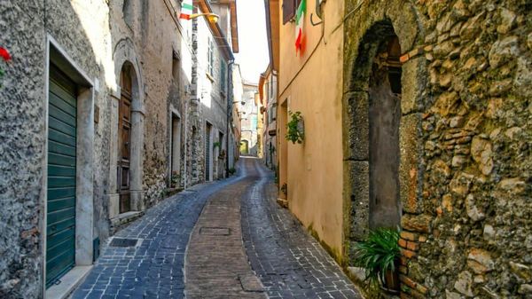 Potret Desa Bekas Red Light District yang Jual Rumah Rp 16 Ribuan