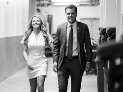 Politisi Ini Dituduh Terlibat Perdagangan Seks, Kini Nikahi Adik Miliuner