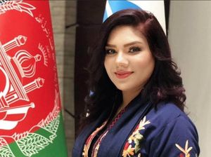 Cerita Pembaca Berita Dicaci Maki Taliban karena Tak Berhijab & Pakai Makeup