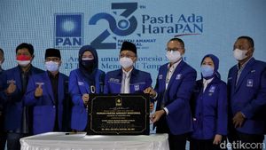 Momen Zulhas-Desy Ratnasari Hadiri Perayaan HUT Ke-23 PAN