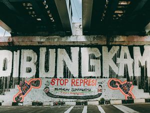 Jokowi Tegaskan Tak Takut Kritikan, Ini 8 Mural yang Dihapus Jokowi Tegaskan Tak Takut Kritikan, Ini 8 Mural yang Dihapus
