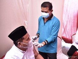 Mantan Napiter dan Keluarganya Vaksinasi di Lamongan, 4 Orang Menolak