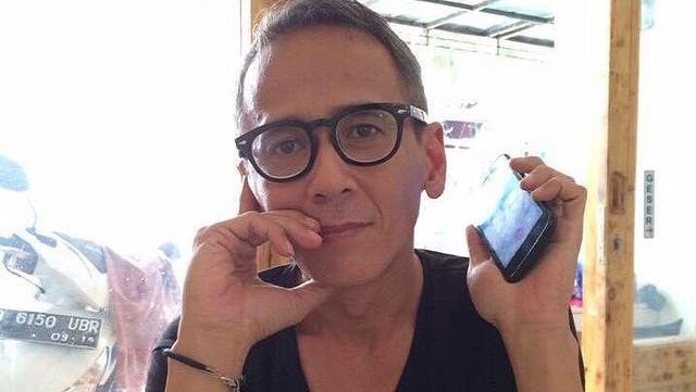 Update Informasi Selebriti InsertLive : Terpopuler: Sosok Raymond Manthey Eks Yuni Shara Vs DJ Panda Ubah Penampilan