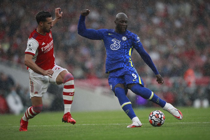 Chelsea's Cesar Azpilicueta, left, Chelsea's Romelu Lukaku, Chelsea's Antonio Rudiger, right, during the English Premier League soccer match between Arsenal and Chelsea at the Emirates stadium in London, England, Sunday, Aug. 22, 2021. (AP Photo/Ian Walton)