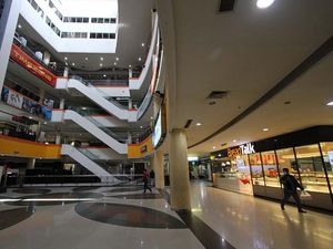 Pelonggaran PPKM dan Harapan Bangkitnya Mall