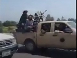 Video Taliban Bersenjata Lengkap Konvoi di Afghanistan, Ada Apa?