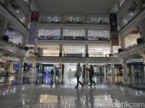 Sepinya Mal di Yogyakarta saat Uji Coba Operasional Hari Pertama Sepinya Mal di Yogyakarta saat Uji Coba Operasional Hari Pertama