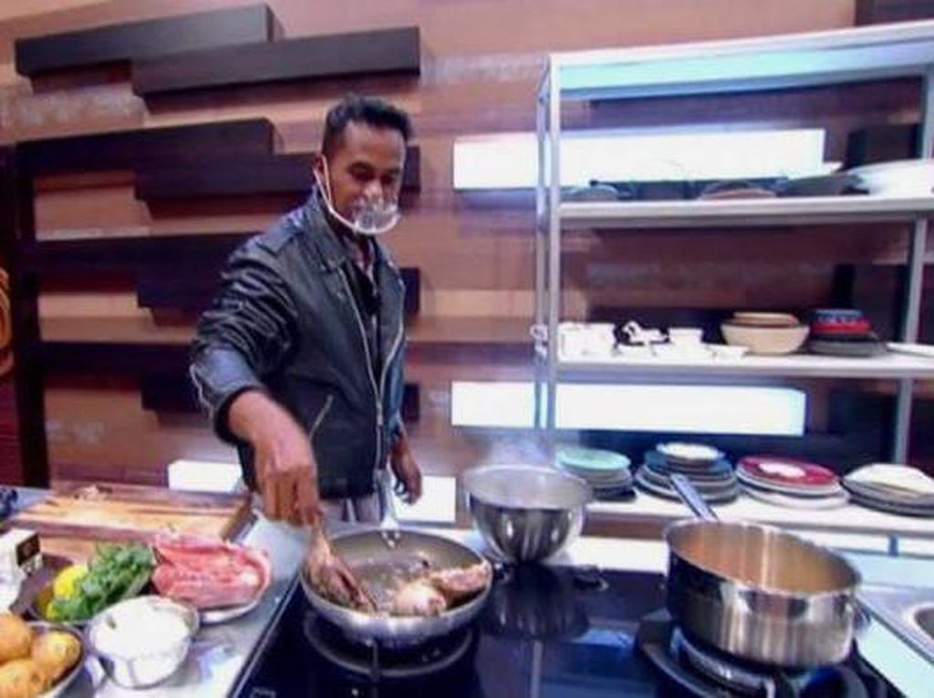 Gaya Ngopi Lord Adi dan Momennya di Galeri MasterChef Gaya Ngopi Lord Adi dan Momennya di Galeri MasterChef