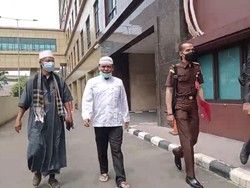 Saat Gus Nur Bebas dan Tulis Buku-Ciptakan Lagu Selama 10 Bulan Dipenjara