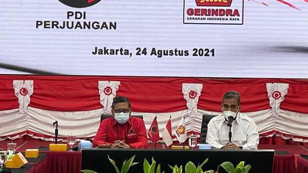 Sekjen Gerindra Ahmad Muzani dan jajaran Gerindra menemui Sekretaris Jendral PDIP Hasto Kristianto dan jajarannya di DPP PDIP, Jakarta Selasa (24/8)