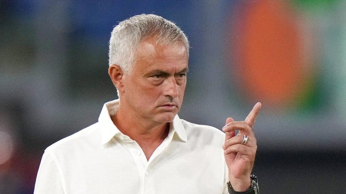 Romas head coach Jose Mourinho calls out to his players during a friendly match between Roma and Raja Casablanca, at Romes Olympic Stadium, Saturday, Aug. 14, 2021. (AP Photo/Andrew Medichini)