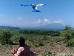 Merasakan Sensasi Jadi Pilot dengan Terbangkan Pesawat Mainan dari Styrofoam