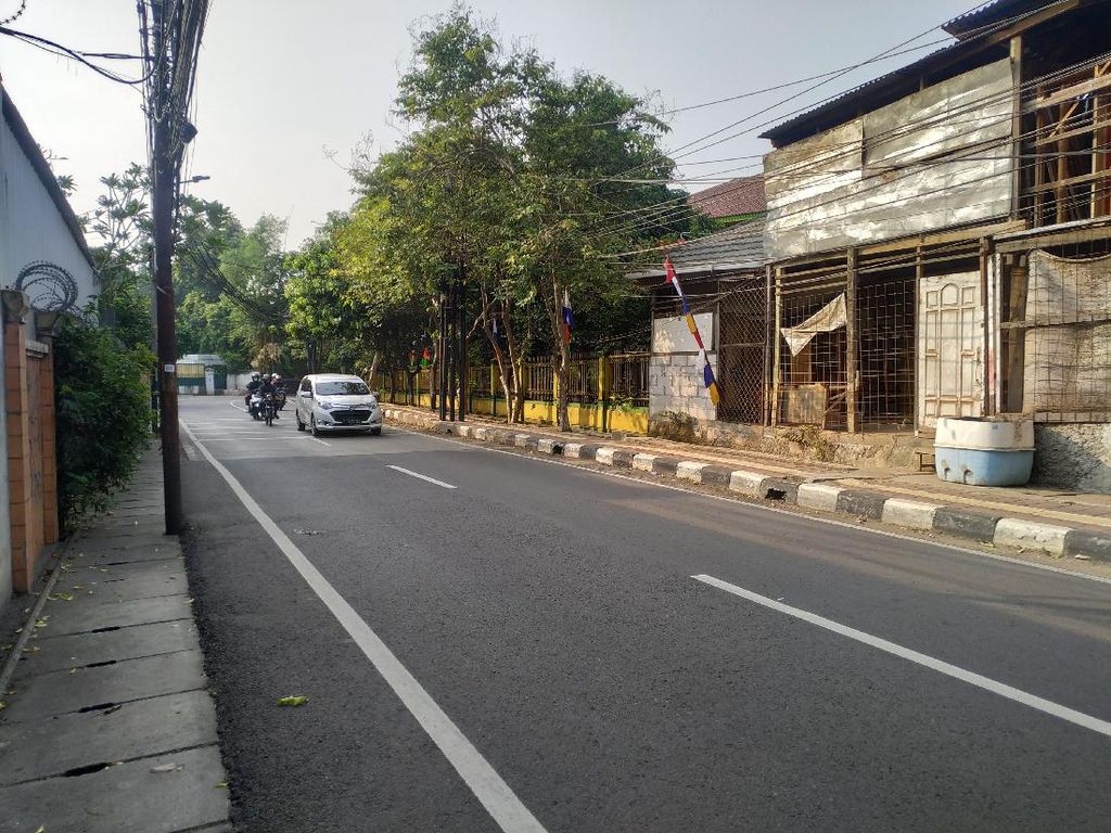 Usai Kena Tegur, Tak Ada Lagi Truk yang Parkir Liar di Mampang Jaksel Usai Kena Tegur, Tak Ada Lagi Truk yang Parkir Liar di Mampang Jaksel
