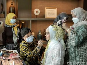 Netizen Kritik Siger Pernikahan Lesti Kejora, MUA Bennu Sorumba Buka Suara Netizen Kritik Siger Pernikahan Lesti Kejora, MUA Bennu Sorumba Buka Suara