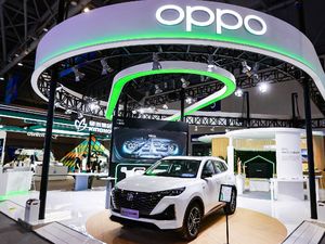 Oppo Pamer MagVOOC Saingan Apple MagSafe