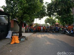 Sebelum Tewas Ditusuk, Karyawan Warung Sate di Mojokerto Sempat Telepon Camer Sebelum Tewas Ditusuk, Karyawan Warung Sate di Mojokerto Sempat Telepon Camer