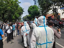 Aparat Ber-APD Datang, Minta Demo Pencari Suaka Afganistan di Jakpus Bubar