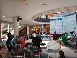 Ada Vaksin Pfizer, Tempat Vaksinasi di Mal Citos Diserbu Warga