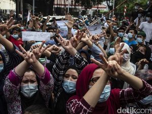 5 Fakta Ricuh Demo Pencari Suaka Afghanistan di Kantor UNHCR Jakarta 5 Fakta Ricuh Demo Pencari Suaka Afghanistan di Kantor UNHCR Jakarta