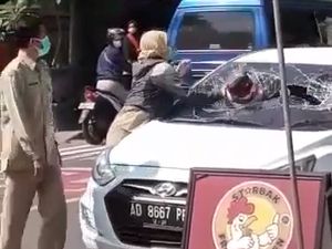 ASN Perempuan Ngawi Viral Ngamuk, Mobil Siapa yang Dipecahkan Kacanya? ASN Perempuan Ngawi Viral Ngamuk, Mobil Siapa yang Dipecahkan Kacanya?