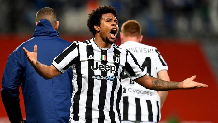 REGGIO NELLEMILIA, ITALY - MAY 19: Weston McKennie of Juventus reacts during the TIMVISION Cup Final between Atalanta BC and Juventus on May 19, 2021 in Reggio nellEmilia, Italy. A limited number of fans will be allowed into the stadium as Coronavirus restrictions begin to ease in the UK. (Photo by Claudio Villa/Getty Images for Lega Serie A)