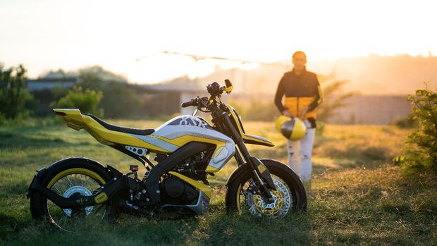 Yamaha  XSR 155 Futuristic Supermoto ala Treasure Garage