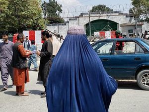 Surat dari Perempuan Afghanistan: Wahai Dunia, Apakah Anda Peduli?