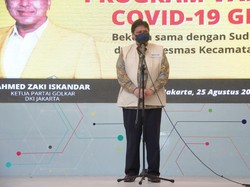 Airlangga Tinjau Vaksinasi dari Golkar, Total 500 Orang/Hari