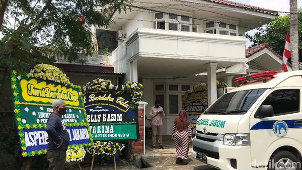 Suasana Rumah Duka Elly Kasim