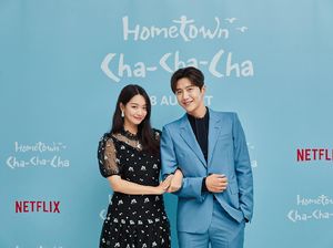 Foto Chemistry Kim Seon Ho-Shin Min Ah Jelang Tayang Hometown Cha-Cha-Cha Foto Chemistry Kim Seon Ho-Shin Min Ah Jelang Tayang Hometown Cha-Cha-Cha