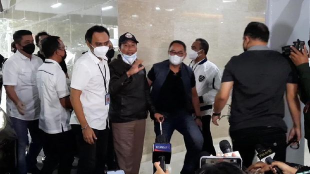 Muhammad Kece saat tiba di Bareskrim Polri (Adhyasta-detikcom)
